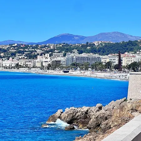 Le Porto - 150m Port Apartment *